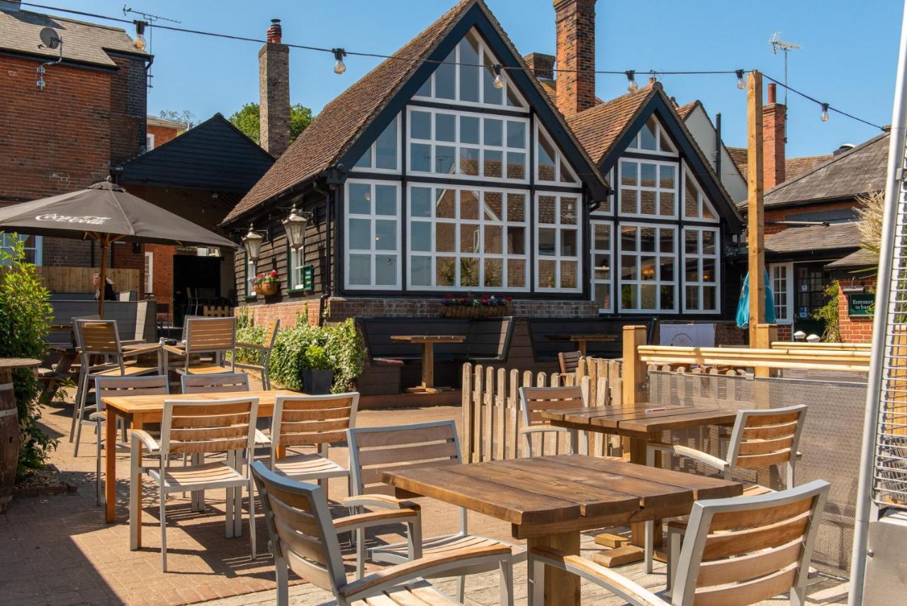 The Crown Pub And Hotel Manningtree Exterior photo