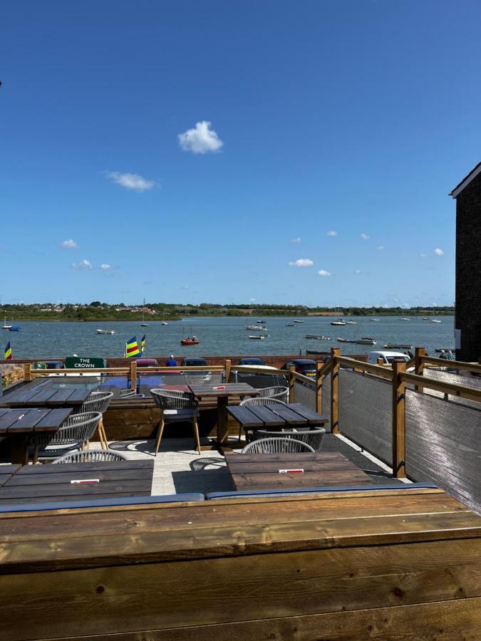 The Crown Pub And Hotel Manningtree Exterior photo